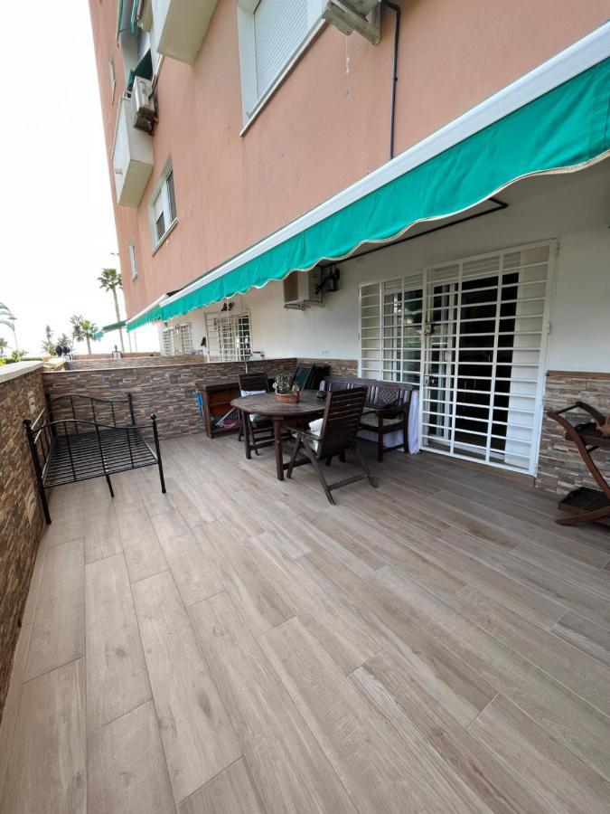Anne'S Corner Apartment La Cala Del Moral Exterior photo