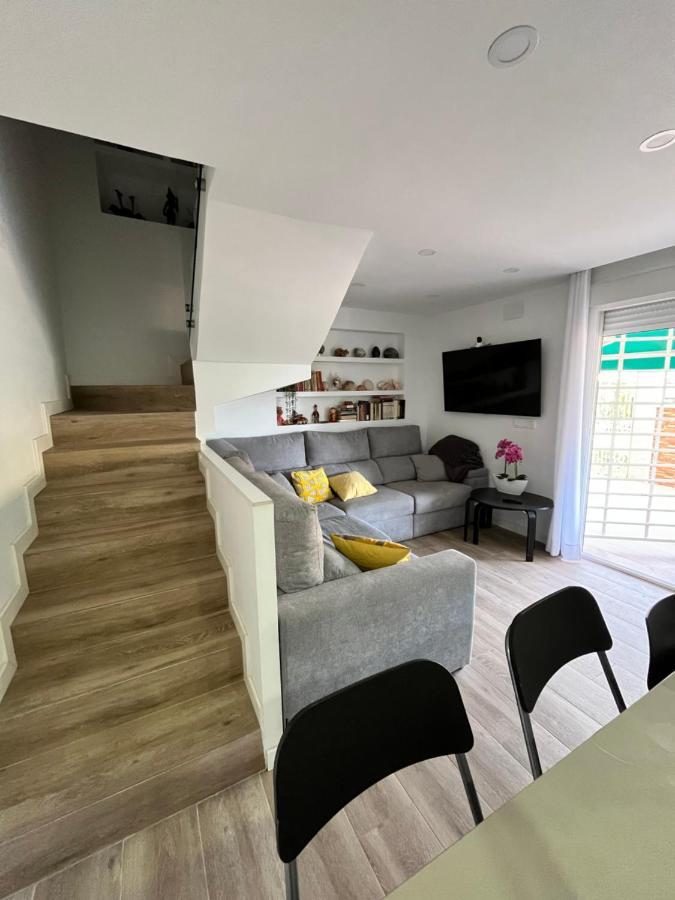 Anne'S Corner Apartment La Cala Del Moral Exterior photo