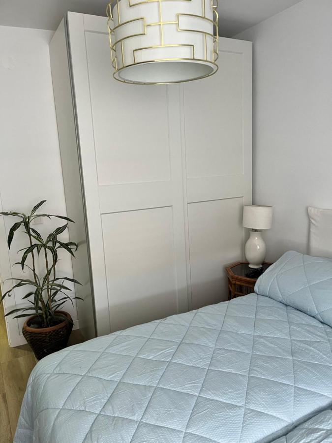 Anne'S Corner Apartment La Cala Del Moral Exterior photo