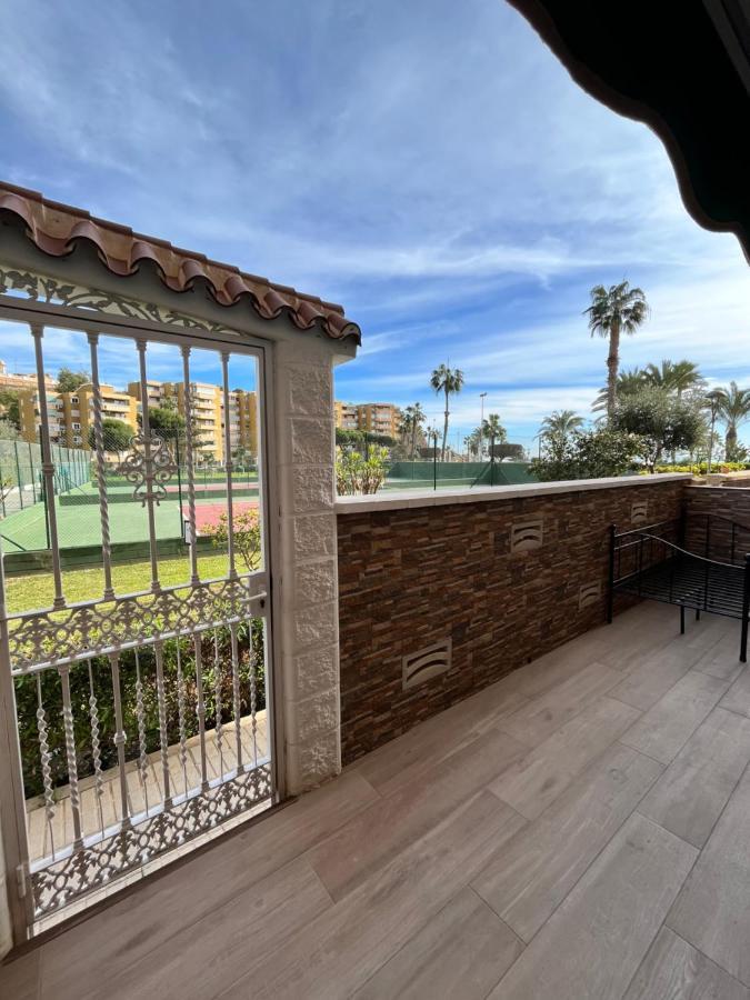 Anne'S Corner Apartment La Cala Del Moral Exterior photo