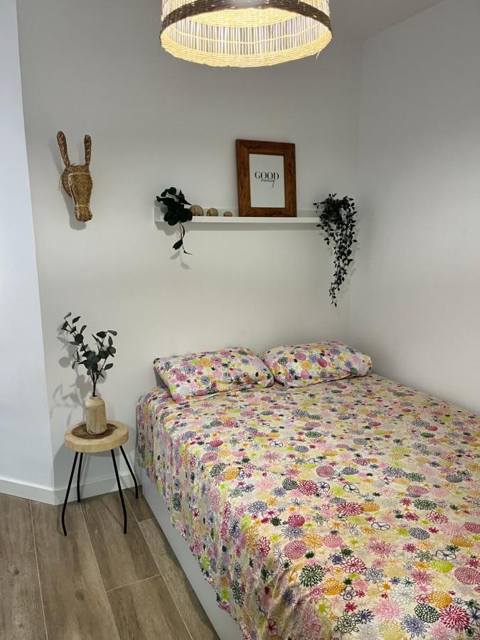 Anne'S Corner Apartment La Cala Del Moral Exterior photo